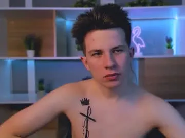 leo_valor — 'CrazyTicket': Hidden Cam show in progress. hot guys. Tip 120 tokens to see the show.  Type /cmds to see all commands.