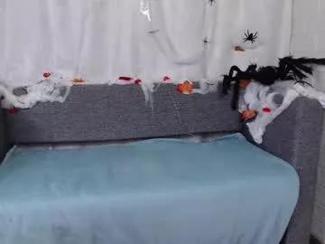 Explore cute escort Love_bella_ love_bella_ from Chaturbate