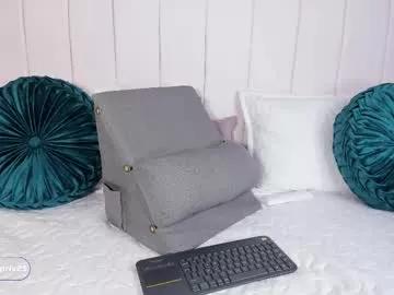 Cute Valentina69t wants you to fuck her body now valentina69t from Chaturbate