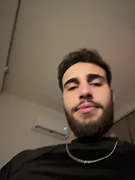 2HARDKURT — Spit on cock and masturbate 5 min