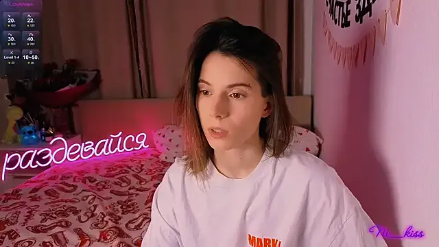 _ni_kiss — neon paints show