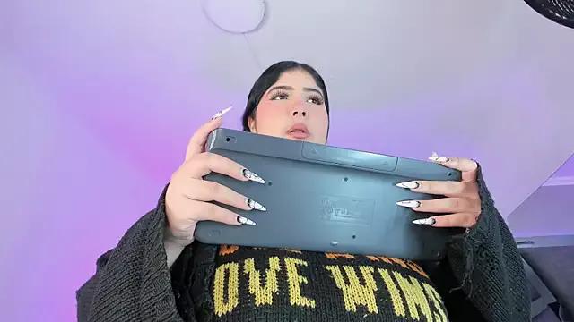 AmberiniHoffman from StripChat