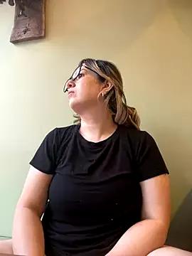 Explore naked slut Amooraaamoon amooraaamoon from StripChat