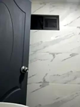 Sweet Arilw wants you to fuck their body now Arilw from StripChat