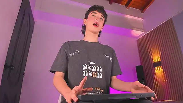 austin_rouse — CLOTHES OFF!