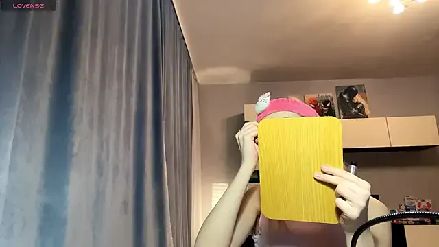 AveryBerkson on StripChat