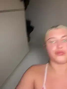 BabyBluexox — Boobs out and play 