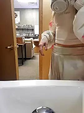 Bakedroll333 from StripChat