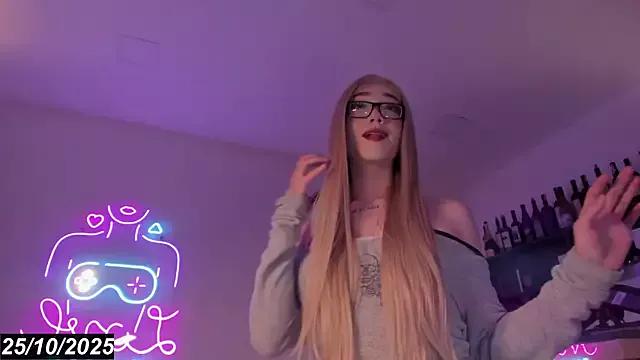 Sweet Bonnie_Luxury wants you to fuck zir body now Bonnie_Luxury from StripChat