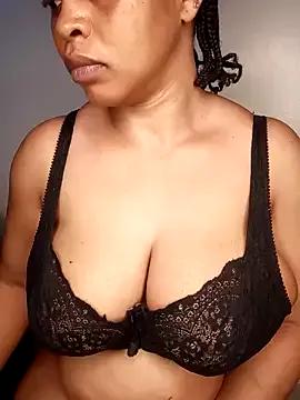 boobsnipplian from StripChat