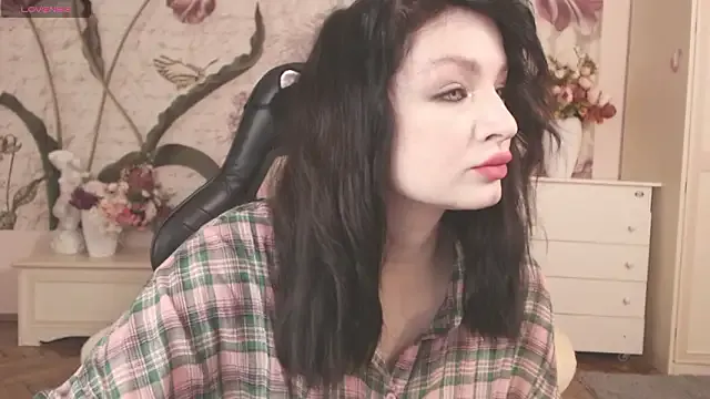 BritneyBarker — hey do you know? ... I'm just like every