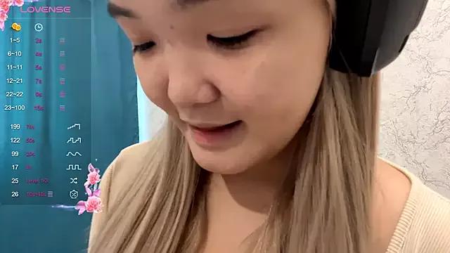 Checkout sweet camwhore CarolannSide CarolannSide from StripChat