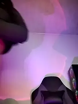 Caticaa_Squirtt — dita nella figa con sperma