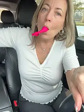 Cherry-red-xo — Make me moan while I play with pussy