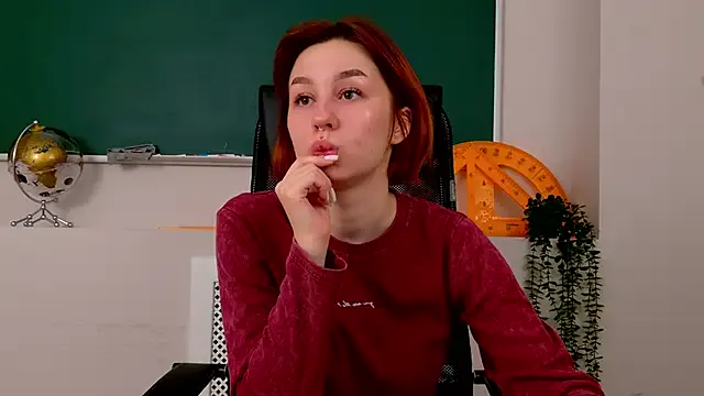 ClaireMathis — zoom lips