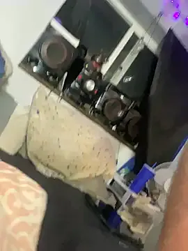 Cutebitch@xh — Squirt