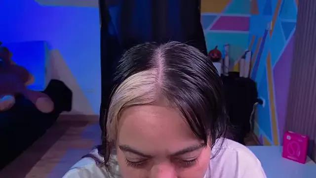 Sexy Cuttiealice wants you to fuck her body now Cuttiealice from StripChat