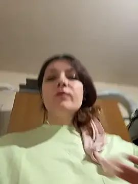 DaisyVibesss — Slapp my ass 33times