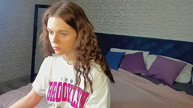 desiree_doll — Show my pussy!