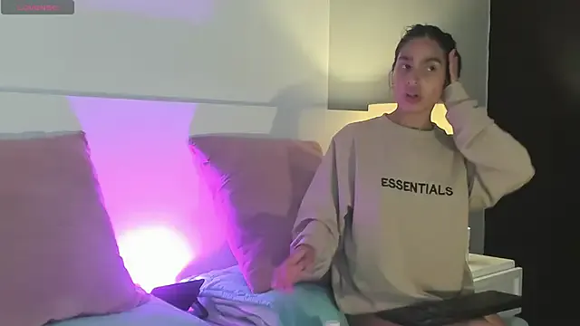 Dylan_Katte — deep throat +touch breasts