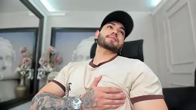 ElianKeiser from StripChat