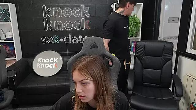 Elnonoykeila77 from StripChat