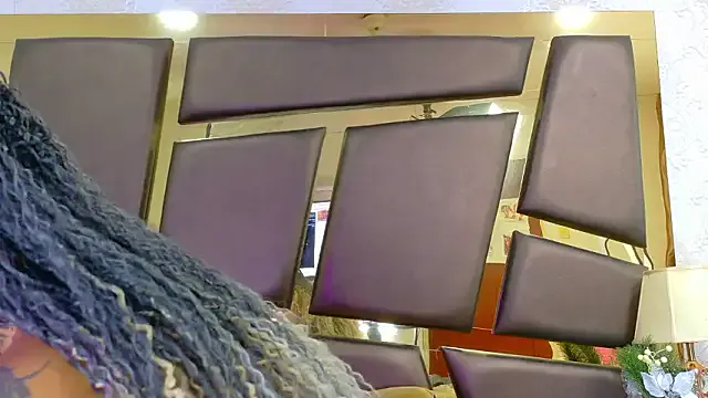 EmilieLake — Suck my fingers   