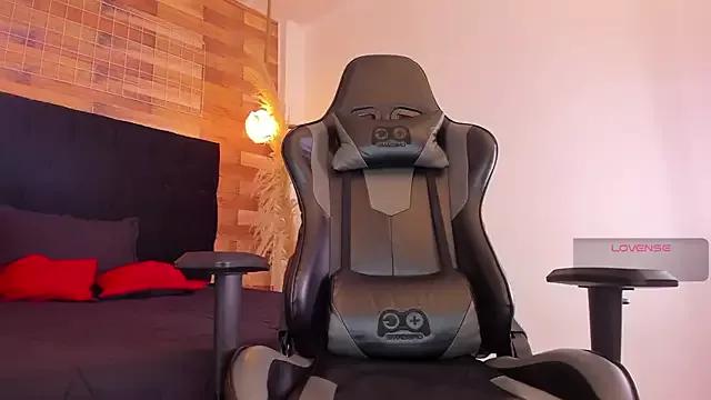 Emily_brown04 from StripChat