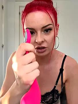 FariBanxOfficial from StripChat