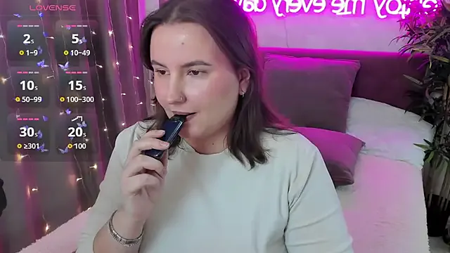 FeralPeach — Play with my pretty pussy