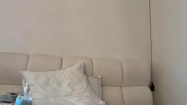 Hot GiuliaDollx wants you to fuck her body now GiuliaDollx from StripChat