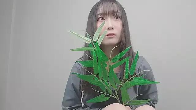 Hanna_18_cute from StripChat