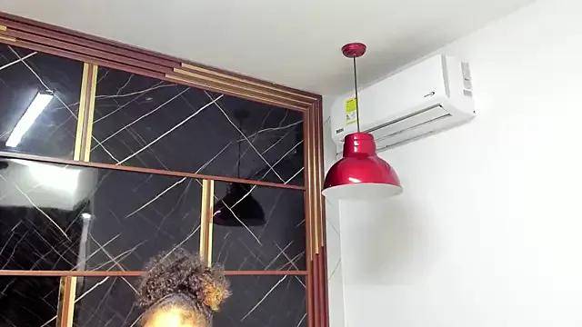 HannyThompson from StripChat