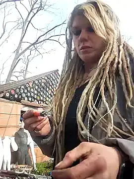 Horny_hippie — Tits out