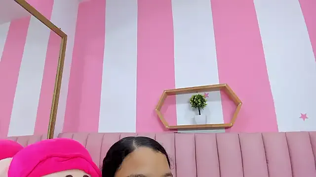 ISABELLA_020 — Show naked body 