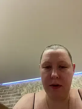 ISSexy — show tits