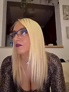 Naked Kikkastar wants you to fuck her body now kikkastar from StripChat