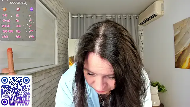 Lea_shadom — spreads her legs