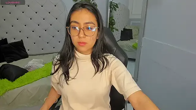 lucelly_15 — show naked + oil body 