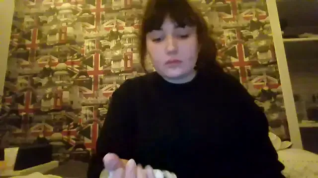 Lynylou — Play with boobs 