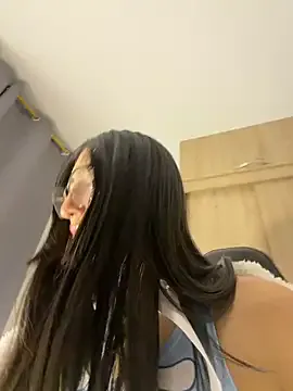 MarianaBranzz — show  boobs (`) ( * )( * )