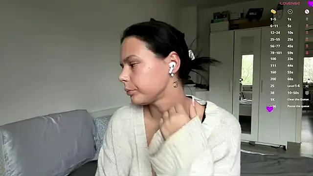 MaydaCornwall — I'll play with pussy