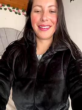 Discover Mia_salinass, she wants to masturbate for you Mia_salinass from StripChat