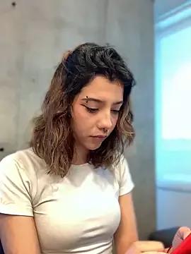 MiaaCute- from StripChat