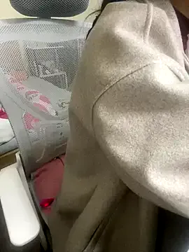 Mina048 on StripChat