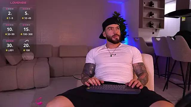 OLIVER_COLT from StripChat