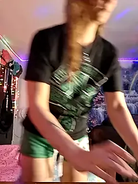 PeachyAriel from StripChat