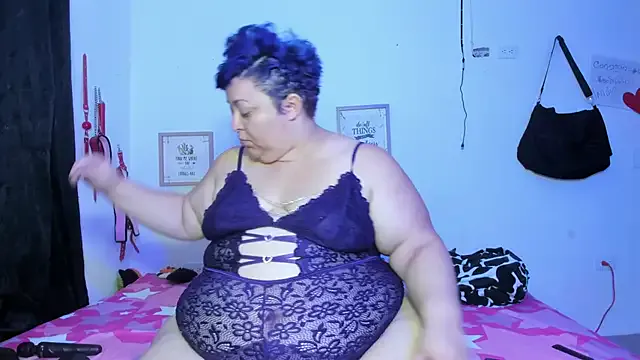 QUEEN_MANDY_BBW — REMOVE PANTY + OPEN MEGA ASS
