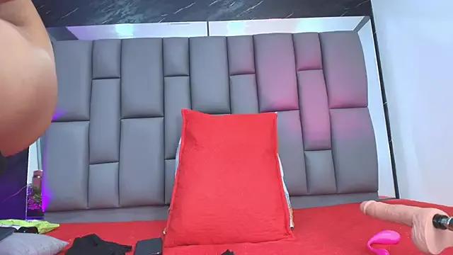 Watch StripChat's Roxana_gomez Roxana_gomez from StripChat