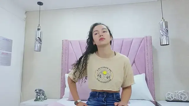 RoxanaAngel — Flash Tits 